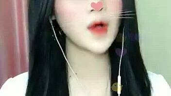 Sexy korean girl gives hot blowjob on live viet webcam stream