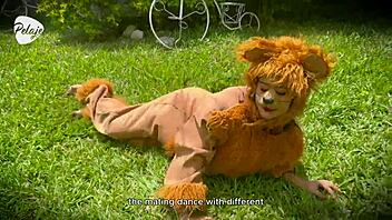 Wild lion leopard mix game turns into outdoor lesbian pussy licking frenzy.