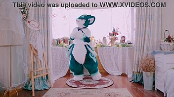 Watch Cute Dragon Dragon Dance Playfully!