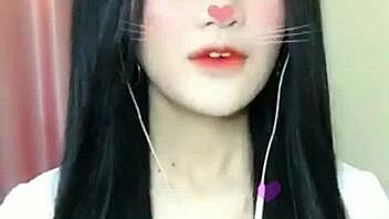 Sexy korean girl gives hot blowjob on live viet webcam stream