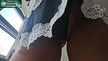 Vovô spies maid, bends her over for hardcore pounding