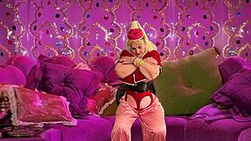 granny jeannie pops out as magical gilf genie cocksucker 🧞‍♀️💦