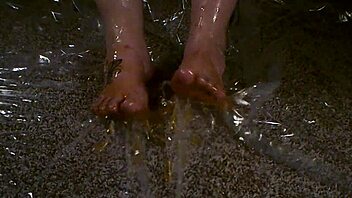 hey foot play queen, let's get messy with those toes and cum