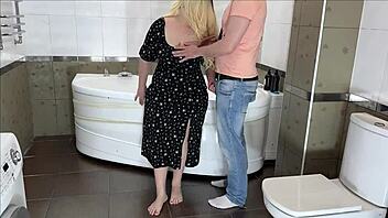 mature beauty lets me grope huge tits then takes anal pounding 😈🍑