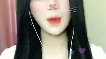 Sexy korean girl gives hot blowjob on live viet webcam stream