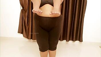 Sexy Indian Jharkhand girl flaunts her big tits