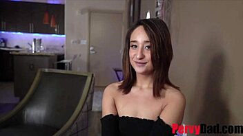 Flexible teen pussy stretches for cock