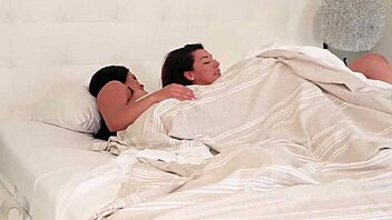 valentina jewels lesbian lovers intense pussy licking scissoring