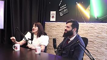 Lady snow arm deep in pussy swing cast