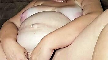 fat preggo pussy squirts hard during intense wet spanking