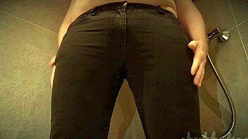 Chubbykaot flashes curves pissing wet jeans outdoors 😈💦