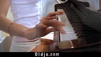 cute teen 18+ catches old perv and delivers real DEEPTHROAT fuck