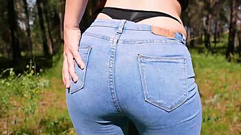 fucking cristall gloss's fat big ass outdoors quick public cumshot