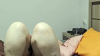 Granny Marina fingers fat pussy hard in car satisfaction rush!