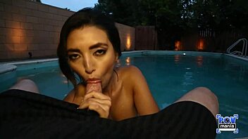 frida sante milf pussy play poolside 🔥💦