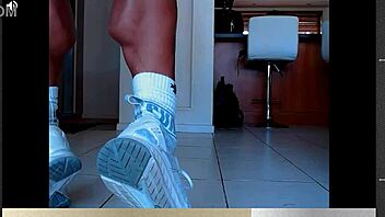 muscular fbb shows off her strong calves 💪🦵