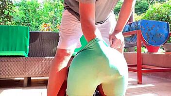 guy spots juicy big pussy during outdoor yoga tease