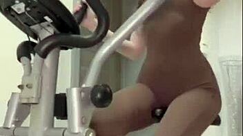hey wanna be workout buddies? 💪😏