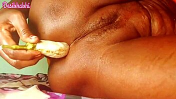 desi babe rams cucumber deep in anal play