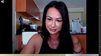 muscular fbb shows off her strong calves 💪🦵