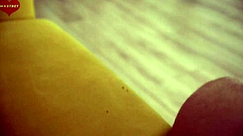 gym slut shakes ass in tight leggings