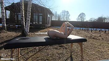 misssvikki flows smoothly in sheer home flexibility