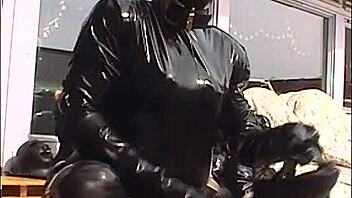Shiny Retro Rubber Fetish Horny XXL Action in 2003 Roxina Blast!