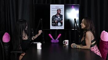 belinha baracho shows tits sucks elisa sanches pussy tinder game