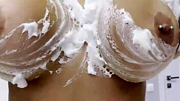 Monika fox naked cream smear on juicy butt! 🍑💦