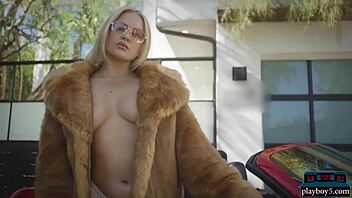 Bubble butt bbw blonde milf alexis texas, strip that car top off for me now!