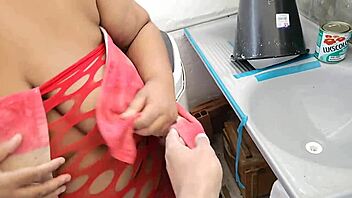 hot latina milf squirts huge from intense pounding