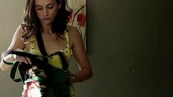lesbo babes take turns strapon fucking and licking