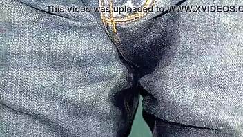 Primera vez orinando en pantalón jean, ¿te excita verme mojada así?