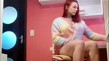 Safada Spreads Wide Horny Siririca Till She Cums!