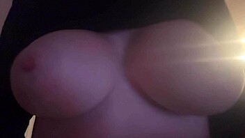 italian milf artemisia's big tits bounce wildly