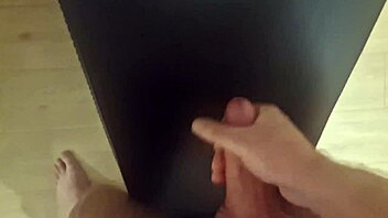 amateur bodybuilder cums thick on workout bench 💦😩 close-up legs flexing 4k