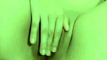 Sexy latina babe masturbates and flashes juicy vagina