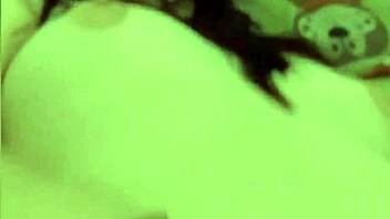Sexy latina babe masturbates and flashes juicy vagina