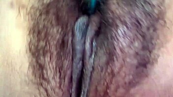 Latina milf enjoys quick vibrator masturbation before hubby returns