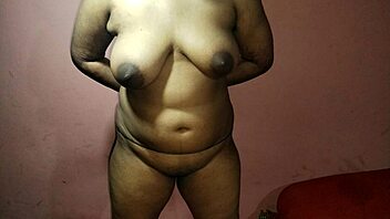 Called curvy friend to banana garden fuck