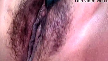 Latina milf enjoys quick vibrator masturbation before hubby returns