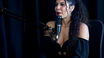 pequenininhas model sweet karolzinha sheer red orgasm tips
