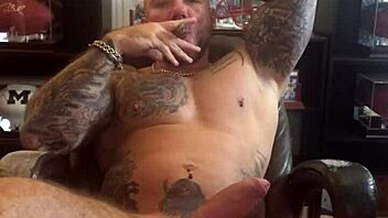 cigar gets me hard 😏