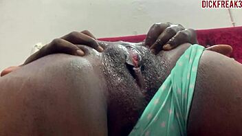 Squirtin' ebony anal fisting! 🔥🍑💦