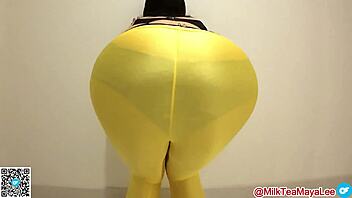 Wanna see this huge ass cameltoe bulging in leggings?