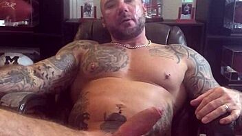 cigar gets me hard 😏