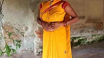 hot satin silk aunty gets outdoor boob press action