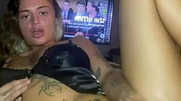thick emo goth teen fucks her big ass before parents return