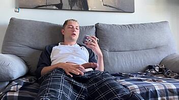 stepsis catches bro jerking off gives handjob watching porn