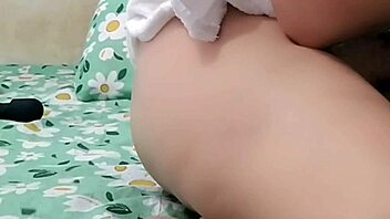 hidden cam spies mature wet pussy fingering secretly